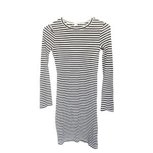 H&M - Crew neck bodycon dress in black and white stripes